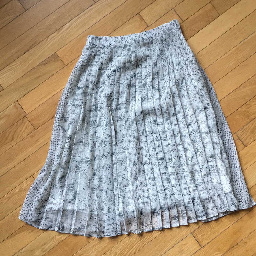 H&M Speckled Pleated Midi Skirt